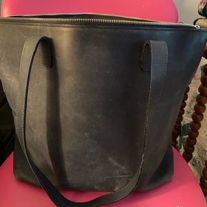 Genuine leather tote in navy